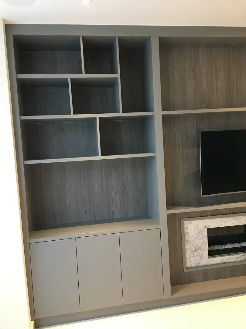 Media suite, hidden bar, detail
