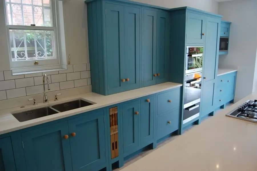 Shaker, in a bold blue, detail