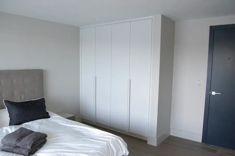 Lakeside, room by room, detail